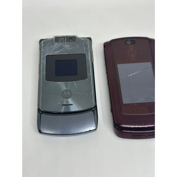 VTG Motorola Razr V3 & RAZR2 Flip Phones Lot of 2 AT&T NOT WORKING FOR PARTS - Picture 2 of 5